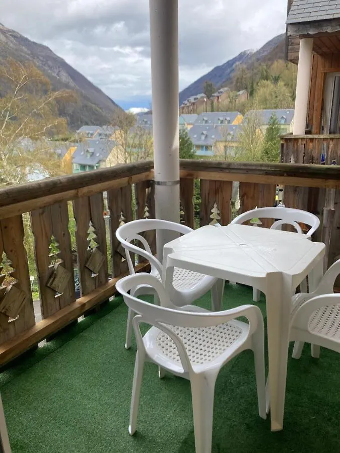 Appartement 4/6 Pers 38M2, Vue Montagne, Piscine Chauffee, 500M Centre Ville Cauterets 0*,  França